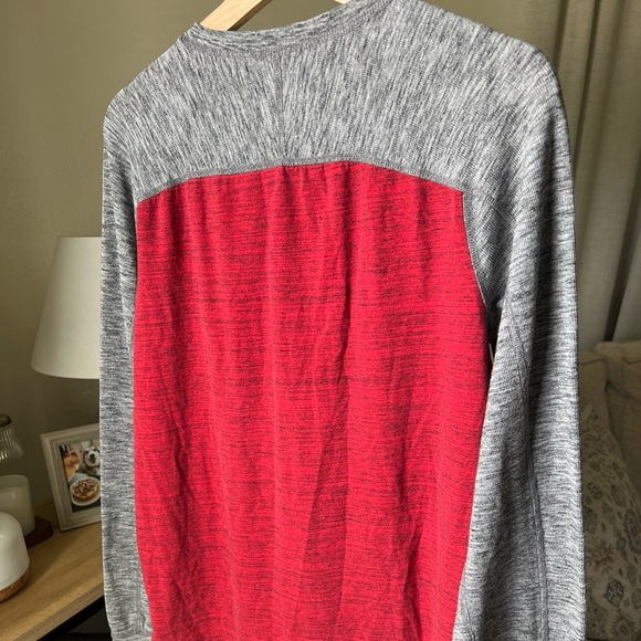 American Eagle 1977 AE RED/Gray Long Sleeve Thermal Shirt Men's Size M - Picture 8 of 11